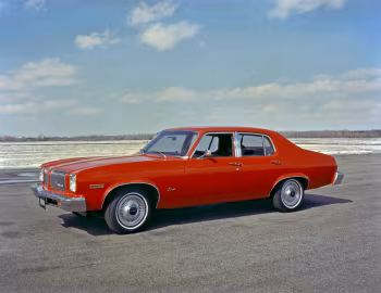 1974 Oldsmobile Omega Town Sedan (B69)