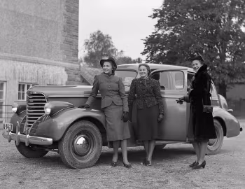 1938 Oldsmobile Series F 4-door Touring Sedan (383619)