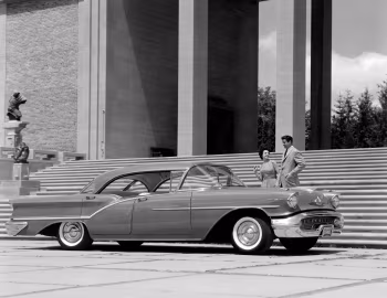 1957 Oldsmobile Starfire 98 Holiday Sedan (3039SDX) '1956–57
