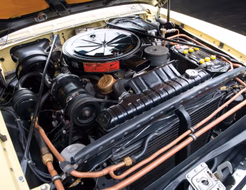 Sous la capuche 1957 Oldsmobile Starfire 98 J-2 Convertible (3067DX)