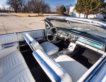 Interior 1962 Oldsmobile Starfire Convertible (3667)