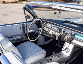 Interior 1962 Oldsmobile Starfire Convertible (3667)