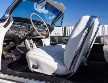 Interior 1962 Oldsmobile Starfire Convertible (3667)