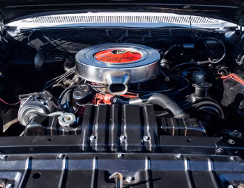 Под капотом 1962 Oldsmobile Starfire Convertible (3667)