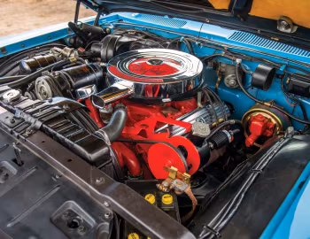 Под капотом 1961 Oldsmobile Starfire Convertible (3667)