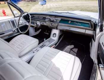 Interior 1962 Oldsmobile Starfire Convertible (3667)