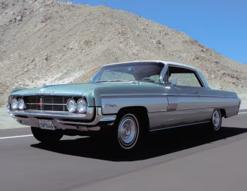 1962 Oldsmobile Starfire Holiday Coupe (3647)