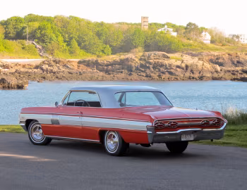 1962 Oldsmobile Starfire Holiday Coupe (3647)