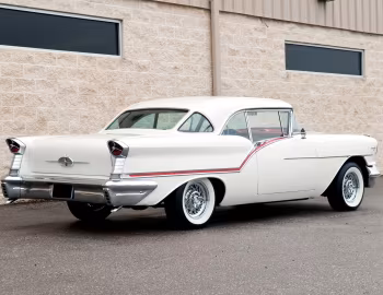 1957 Oldsmobile Super 88 Holiday Coupe (3637SD)