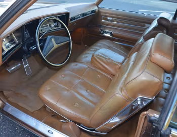 Interior 1972 Oldsmobile Toronado (Y57)