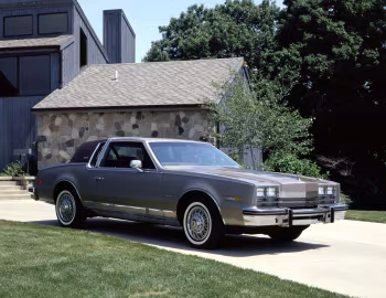 1984 Oldsmobile Toronado Brougham Caliente Coupe (3E Z57)
