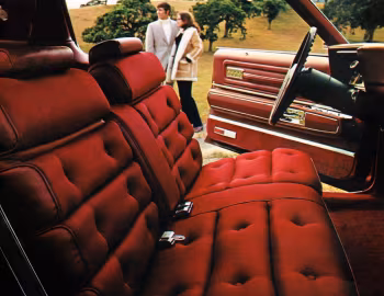 Интерьер 1973 Oldsmobile Toronado (Y57)