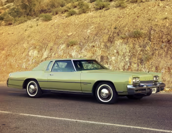 1976 Oldsmobile Toronado Brougham (3E Z57)