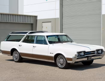 1967 Oldsmobile Vista Cruiser Custom (3865)