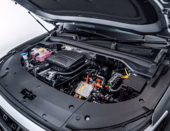 Bajo el capó Omoda 9 SHS AWD [UK-spec] '2025–pr.