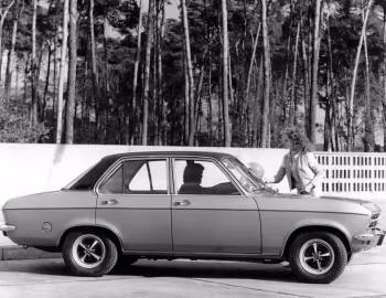 Opel Ascona 1.9 SR 4-door (A) '08.1971–73