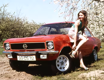 Opel Ascona 16 S Holiday 2-door (A) '08.1973–75