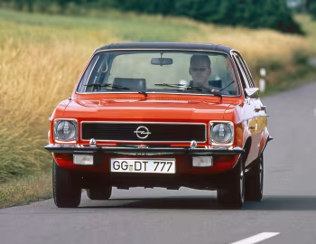 Opel Ascona 16 S Holiday 4-door (A) '08.1973–08.1975