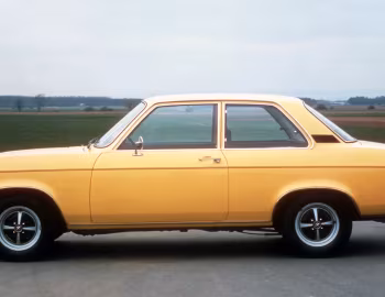 Opel Ascona 16 S Holiday 2-door (A) '08.1971–07.1973