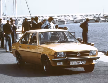 Opel Ascona Berlina 4-door (B) '1975–79