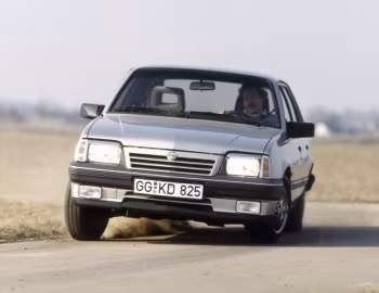 Opel Ascona GLS CC [Worldwide] (C3) '1986–87