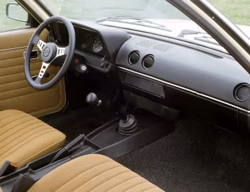 Торпедо Opel Ascona J 2-door (B) '1980