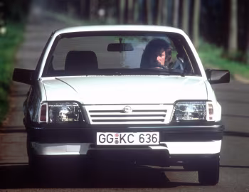 Opel Ascona LS 2-door (C3) '1986–88
