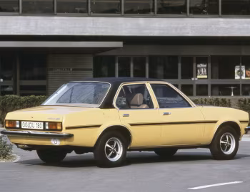 Opel Ascona 1.9 SR 4-door (B) '1975–79