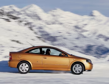 Opel Astra Coupe (G) '2000–04