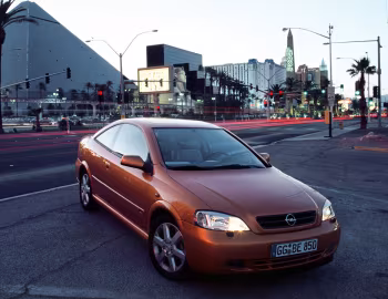 Opel Astra Coupe (G) '2000–04