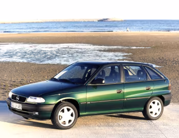 Opel Astra GLS 5-door (F) '08.1994–06.1996