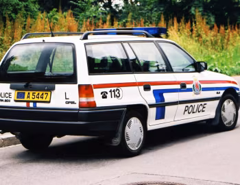 Opel Astra GLS Caravan Police [Luxembourg] (F) '1991–94