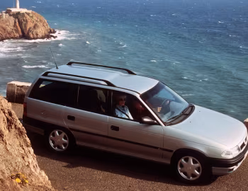 Opel Astra Club Caravan (F) '08.1994–06.1996