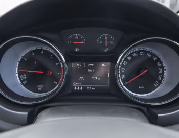 Dashboard Opel Astra ecoFLEX [South Africa] '2016–19