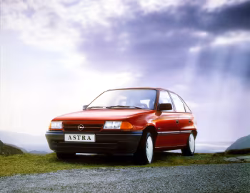 Opel Astra GLS 5-door (F) '10.1991–07.1994