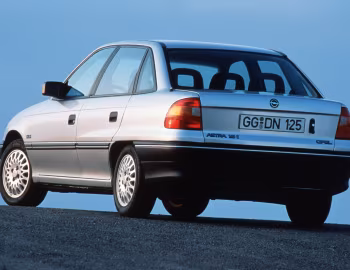 Opel Astra GLS Sedan (F) '05.1992–07.1994