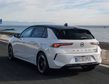 Opel Astra GSe [Worldwide] (L) '2023–25
