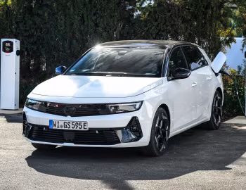 Opel Astra GSe [Worldwide] (L) '2023–25