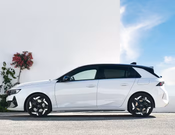Opel Astra GSe [Worldwide] (L) '2023–25