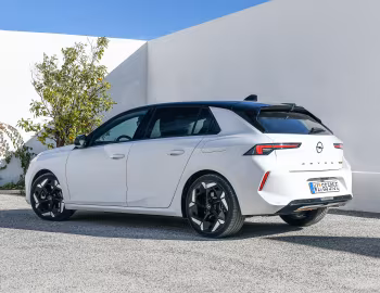 Opel Astra GSe [Worldwide] (L) '2023–25