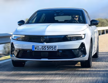 Opel Astra GSe [Worldwide] (L) '2023–25