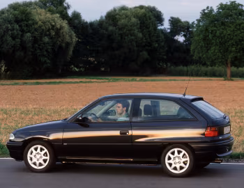 Opel Astra GSi 3-door (F) '08.1994–06.1996