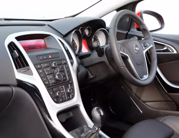 Интерьер Opel Astra GTC [Australia] (J) '2012–13