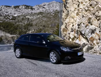Opel Astra GTC 1.9CDTi (H) '2006–10