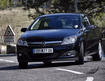 Opel Astra GTC 1.9CDTi (H) '2006–10