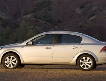 Opel Astra Sedan (H) '2007–14