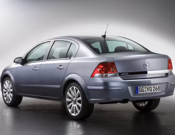 Opel Astra Sedan (H) '2007–14