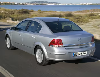 Opel Astra Sedan (H) '2007–14