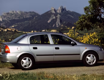 Opel Astra Sedan (G) '1998–2004