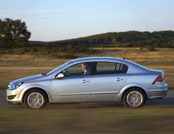 Opel Astra Sedan (H) '2007–14